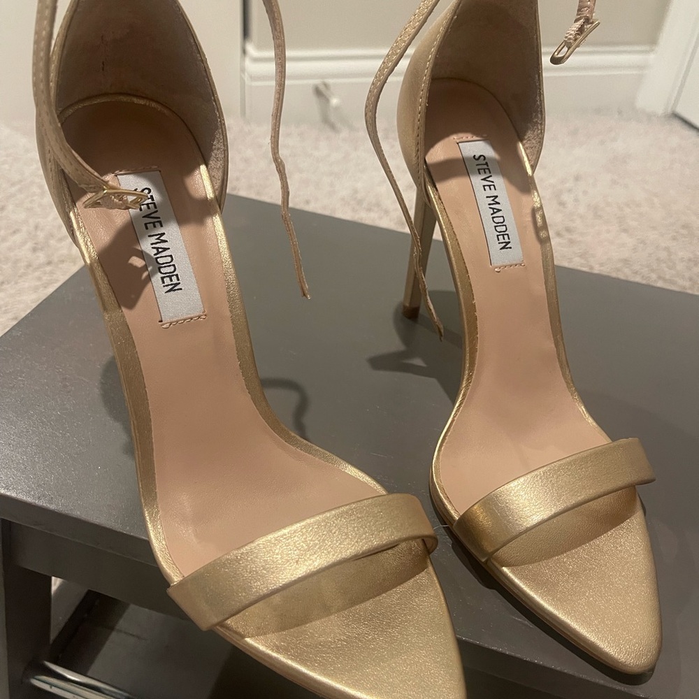 Steve Madden Gold Stiletto Heels Elegant Design